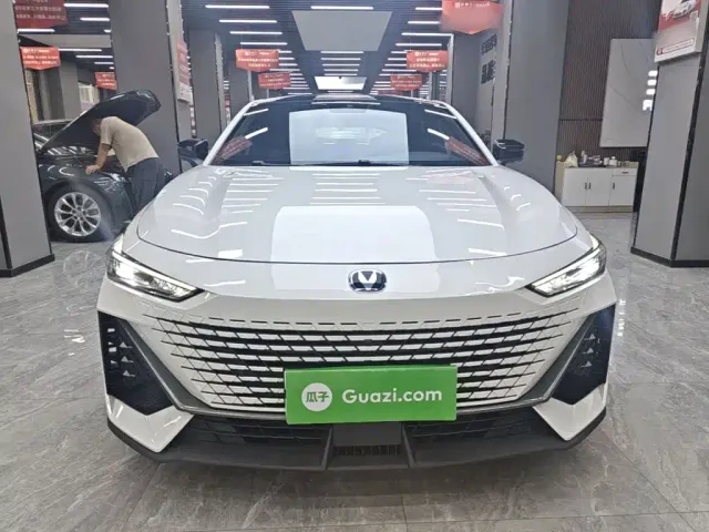 Changan UNI-V — Фото автомобиля 2