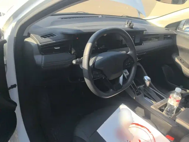 Roewe i5 — Фото автомобиля 9
