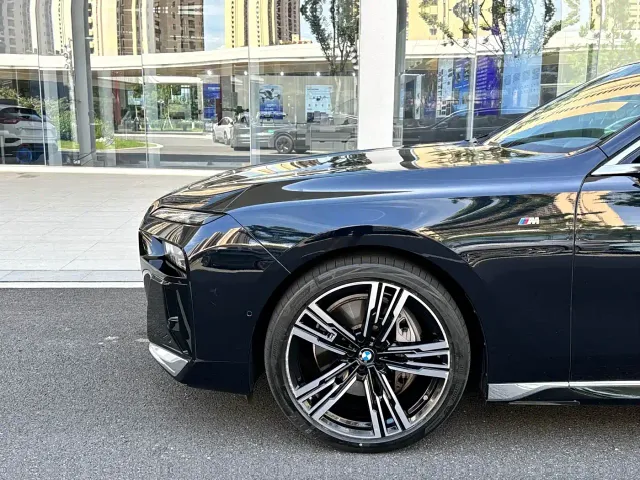 BMW 7 Series — Фото автомобиля 5