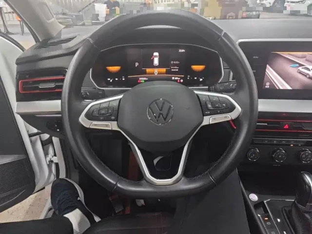 Volkswagen Lavida — Фото автомобиля 10