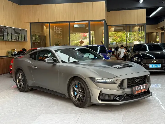 Ford Mustang — Фото автомобиля 3