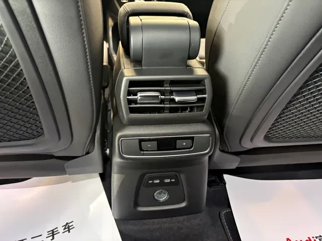 Audi Audi Q4 e-tron 2023 40 e-tron Innovation Edition — Фото автомобиля 9