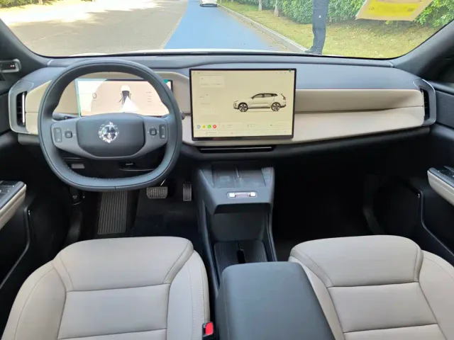 Volvo XC70 Plug-in Hybrid — Фото автомобиля 6