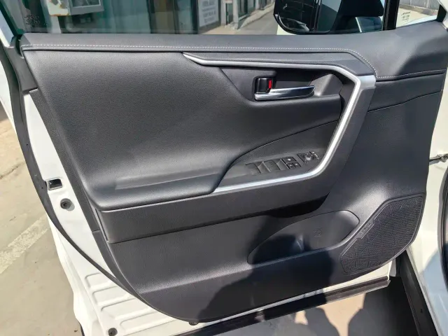 Toyota RAV4 — Фото автомобиля 15