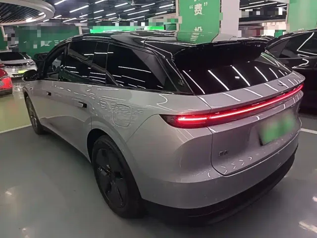 Li Auto i6 — Фото автомобиля 4