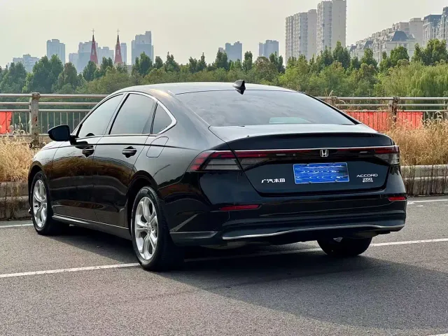 Honda Accord — Фото автомобиля 7