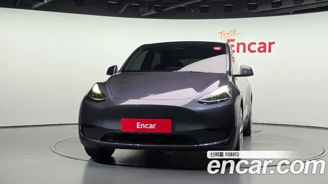 Tesla Model Y — Фото автомобиля 3