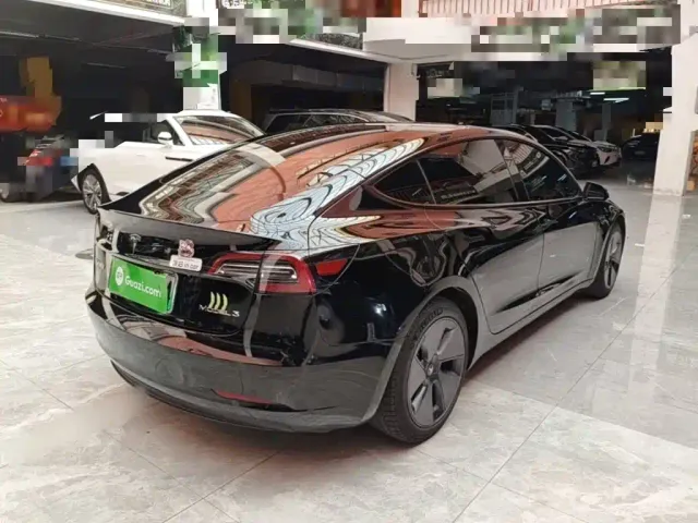 Tesla Model 3 — Фото автомобиля 6