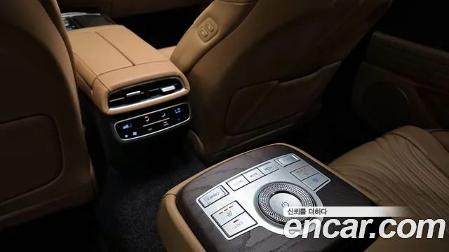 Genesis G80 Бензин 2.5 турбо AWD — Фото автомобиля 18