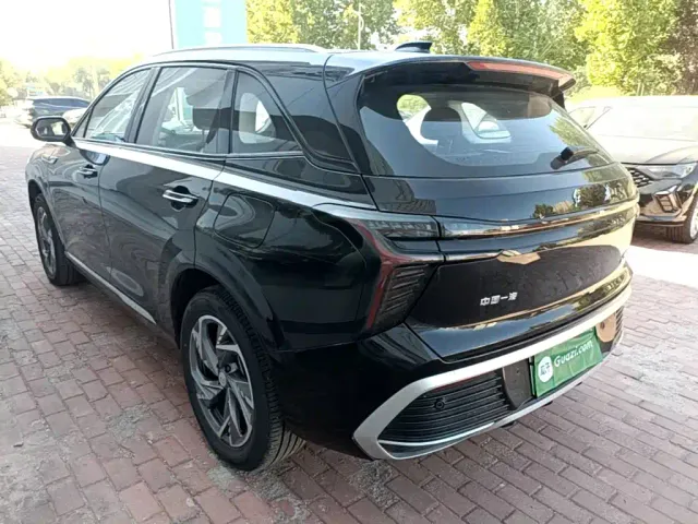 Hongqi HS3 PHEV — Фото автомобиля 4