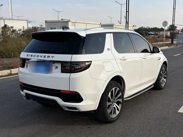 Land Rover Discovery Sport — Фото автомобиля 6