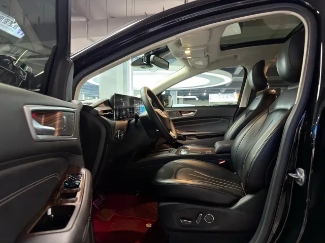 Ford Edge — Фото автомобиля 7