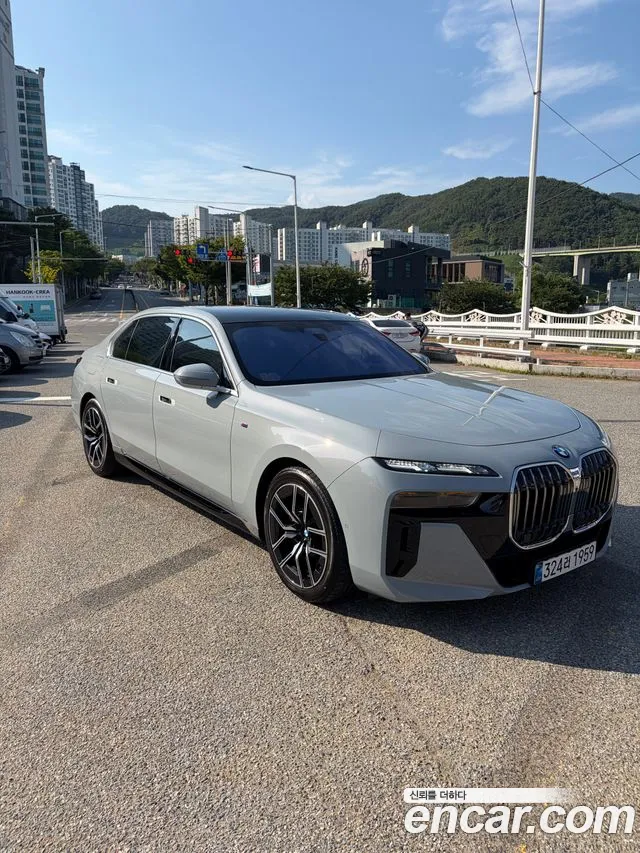 BMW 7 Series G70 — Фото автомобиля 5