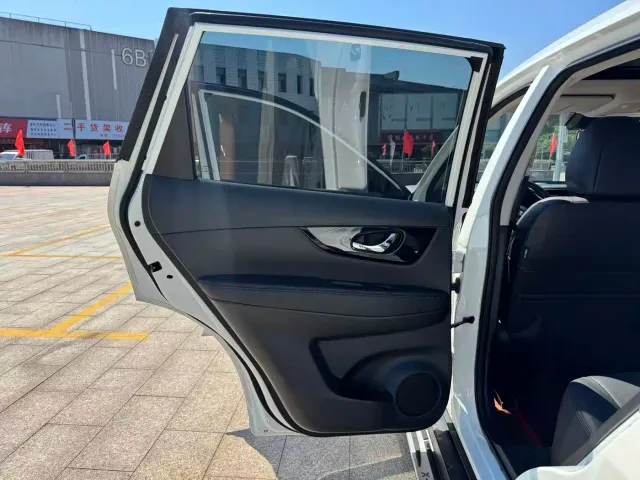 Nissan X-Trail — Фото автомобиля 14