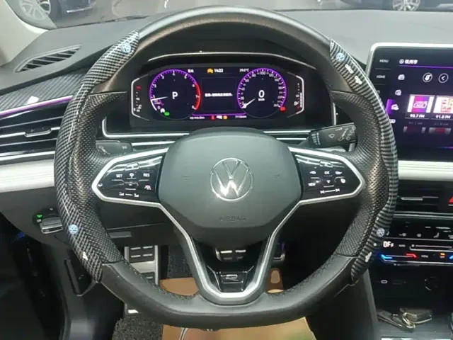 Volkswagen Tiguan L — Фото автомобиля 10