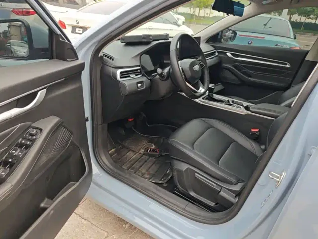 Geely Emgrand — Фото автомобиля 15