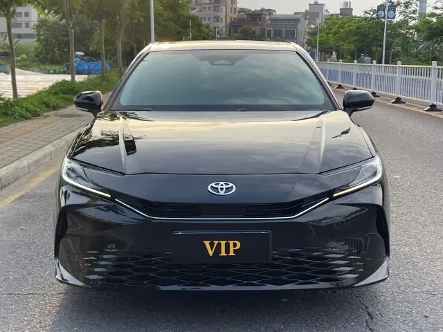 Toyota Camry — Фото автомобиля 2