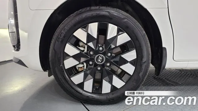 Hyundai Staria Staria — Фото автомобиля 4
