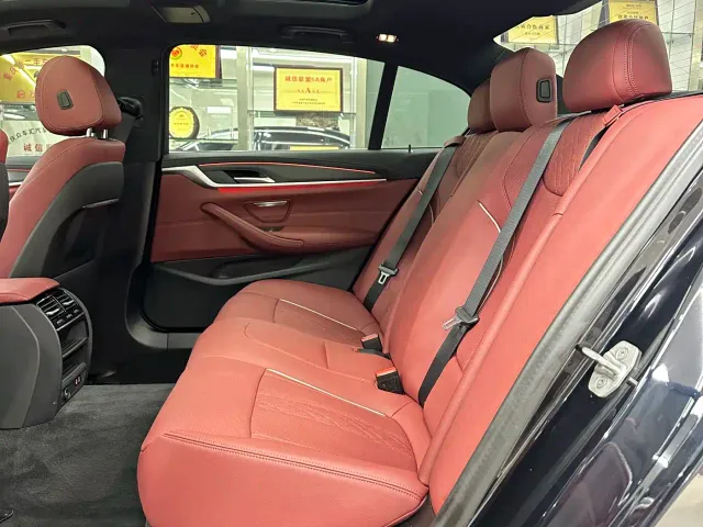 BMW 5 Series — Фото автомобиля 9