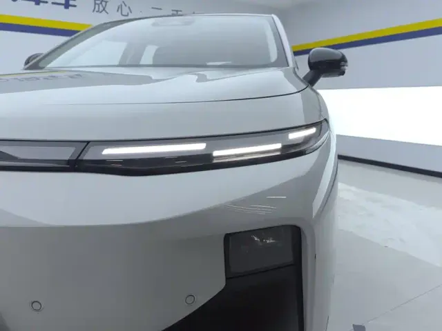 Leapmotor B10 — Фото автомобиля 5