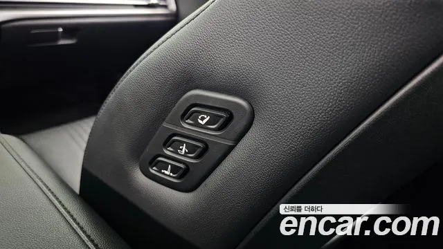 Hyundai Grandeur Grandeur (GN7) 3.5 Бензин 2WD — Фото автомобиля 30