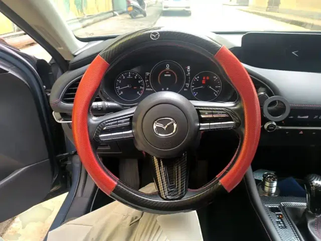 Mazda Axela — Фото автомобиля 10