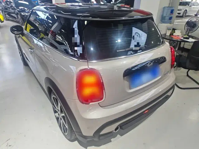 MINI Hatch — Фото автомобиля 4