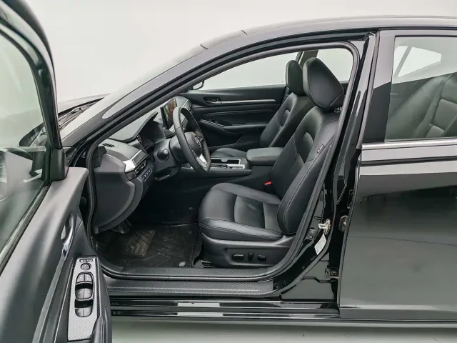 Nissan Teana — Фото автомобиля 4