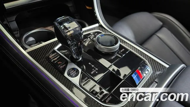 BMW 8 Series G15 — Фото автомобиля 9