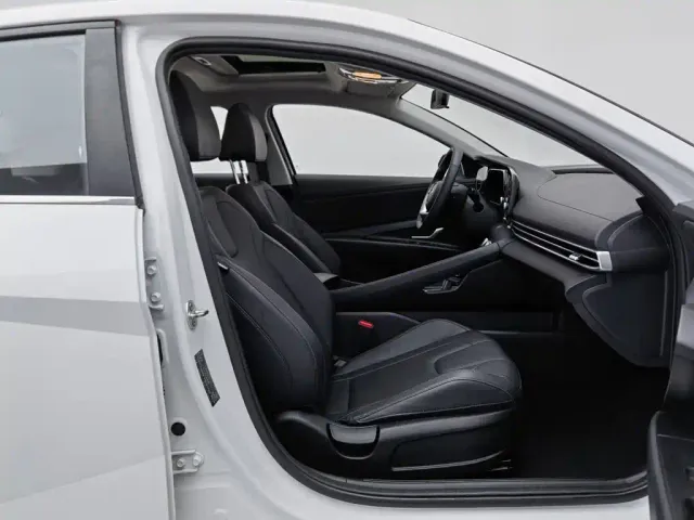 Hyundai Elantra — Фото автомобиля 23