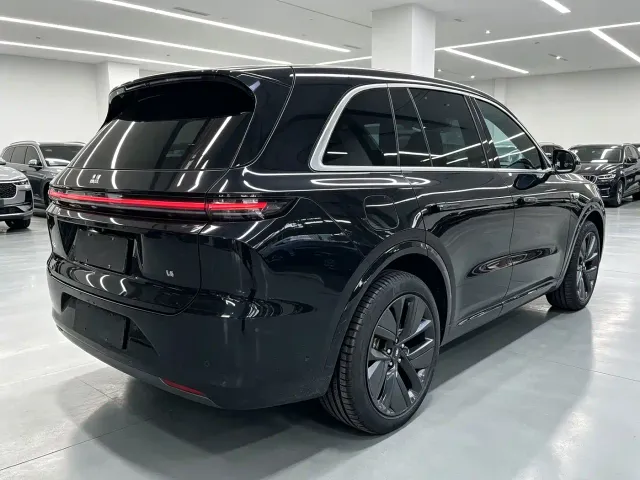 Li Auto L6 — Фото автомобиля 4