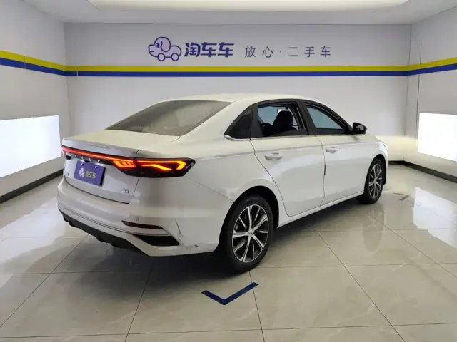 Geely Emgrand — Фото автомобиля 3