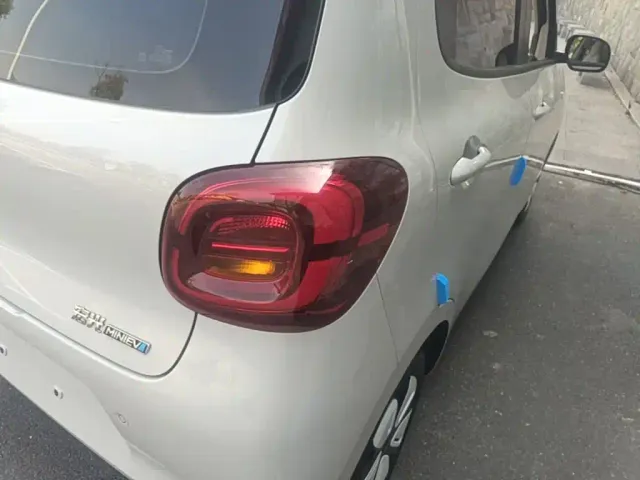 Wuling Hongguang Mini EV — Фото автомобиля 7
