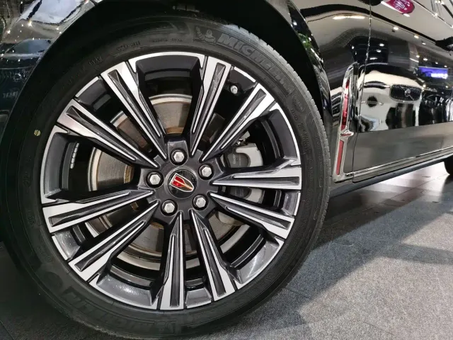 Hongqi H9 — Фото автомобиля 18