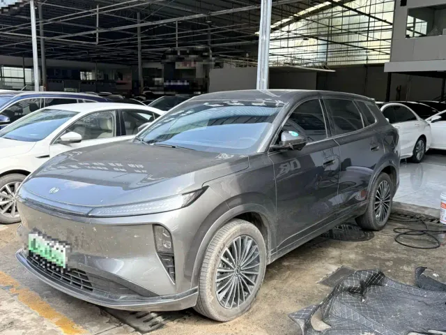 Фотография автомобиля — Dongfeng Aeolus L8