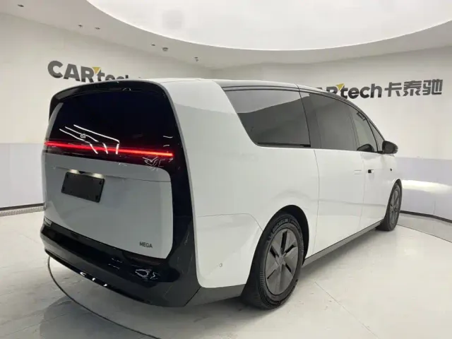 Li Auto MEGA — Фото автомобиля 5