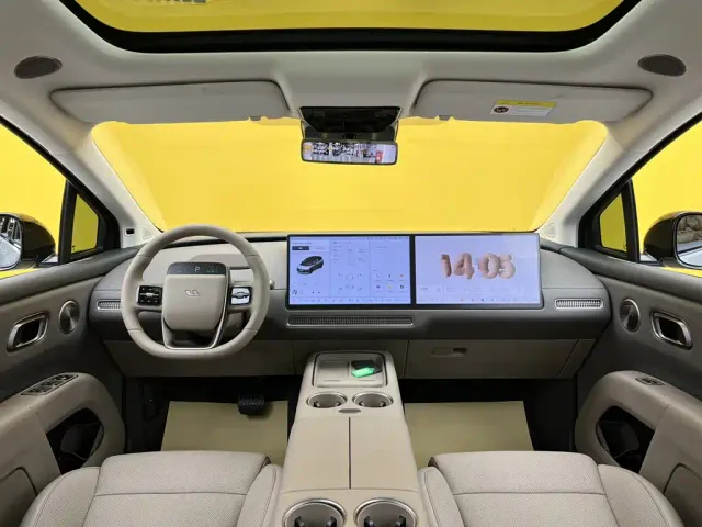 Li Auto i8 — Фото автомобиля 13