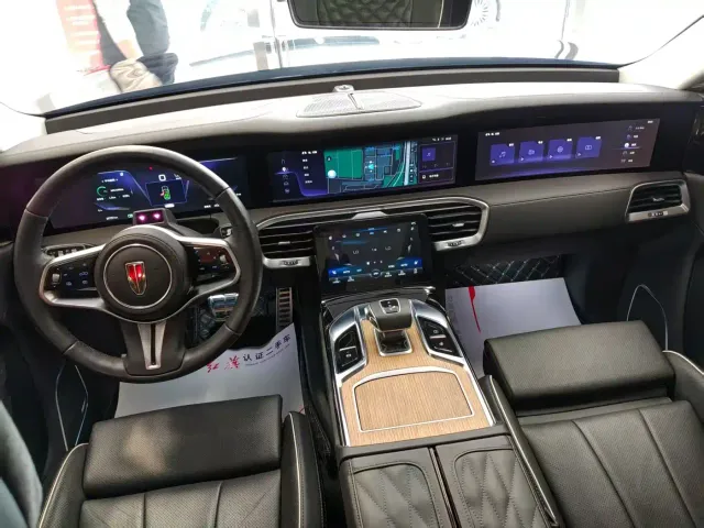 Hongqi E-HS9 — Фото автомобиля 5