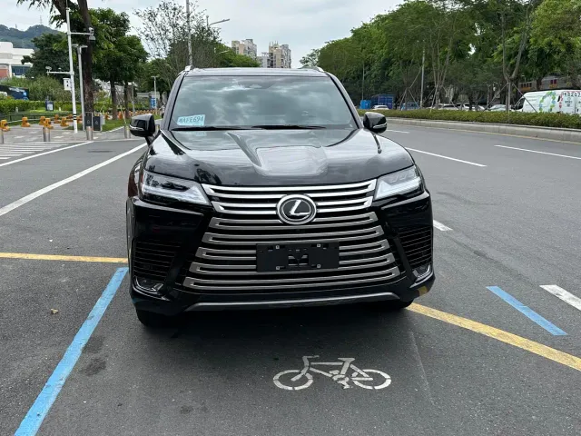 Lexus LX — Фото автомобиля 2
