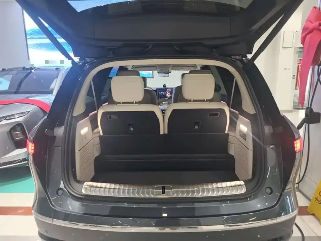 NIO NIO ES8 2025 Model 6-Seat Executive Luxury Edition — Фото автомобиля 8