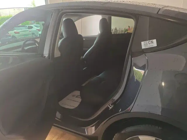 Tesla Model Y — Фото автомобиля 6