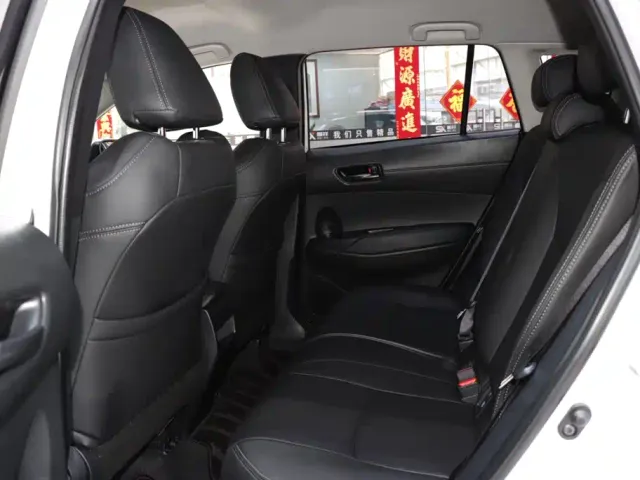 Toyota Corolla Cross — Фото автомобиля 10