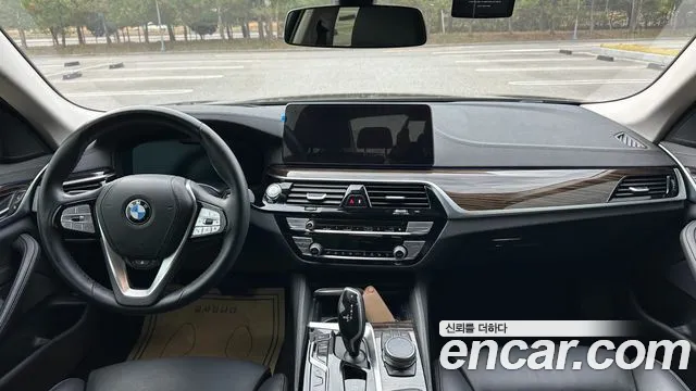 BMW 5 Series G30 — Фото автомобиля 7
