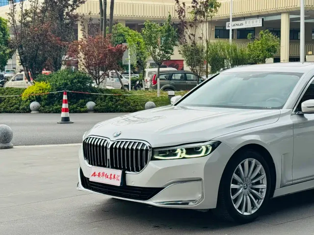 BMW 7 Series — Фото автомобиля 6