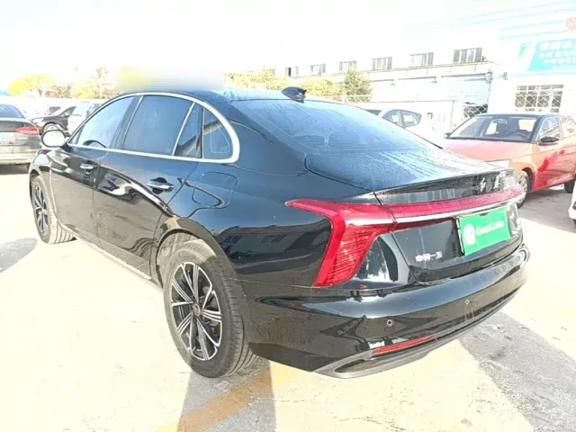 Hongqi H5 PHEV — Фото автомобиля 4