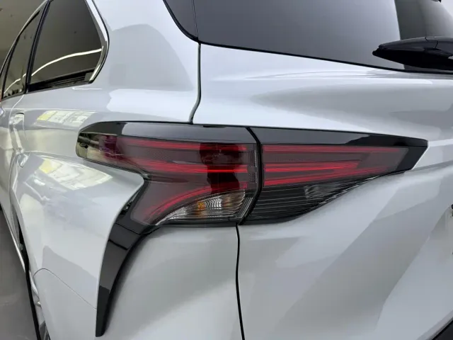 Toyota Sienna — Фото автомобиля 6