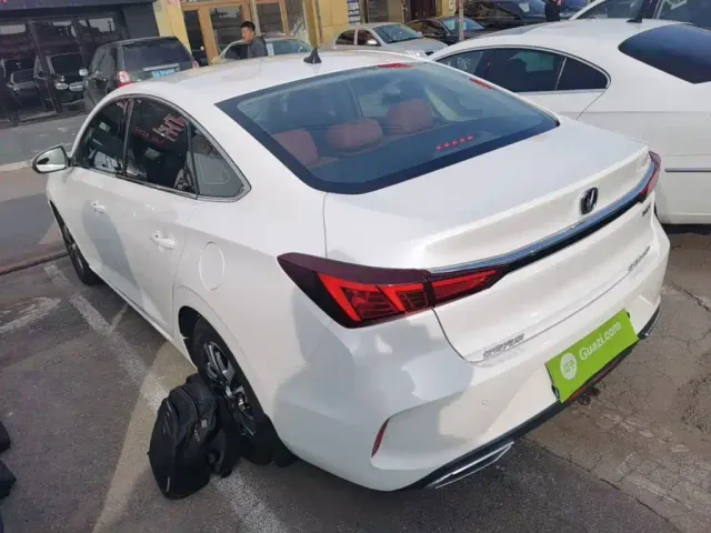 Changan Eado — Фото автомобиля 4