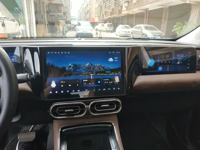 Leapmotor C11 — Фото автомобиля 12