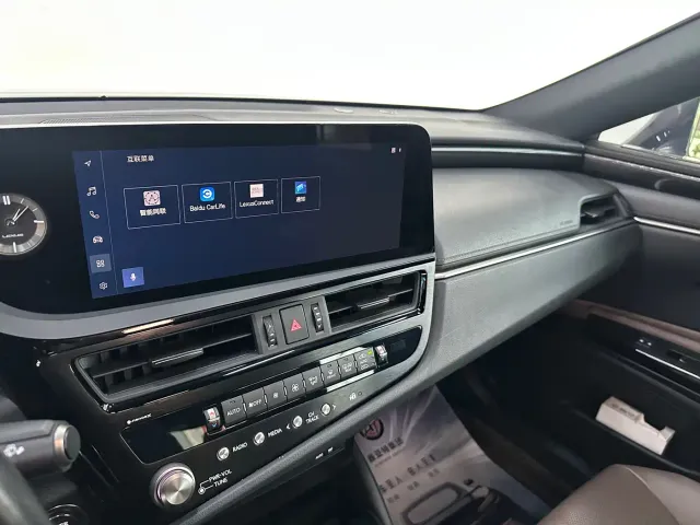 Lexus ES — Фото автомобиля 17