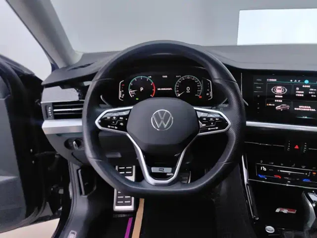 Volkswagen Passat — Фото автомобиля 15